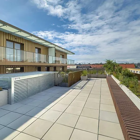 Stylish Air-conditioned With Balcony In By Renters *