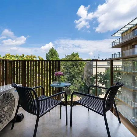 Apartment Stylish Air-conditioned With Balcony In By Renters *