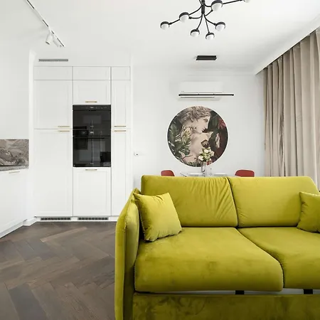 Stylish Air-conditioned With Balcony In By Renters Vratislav
