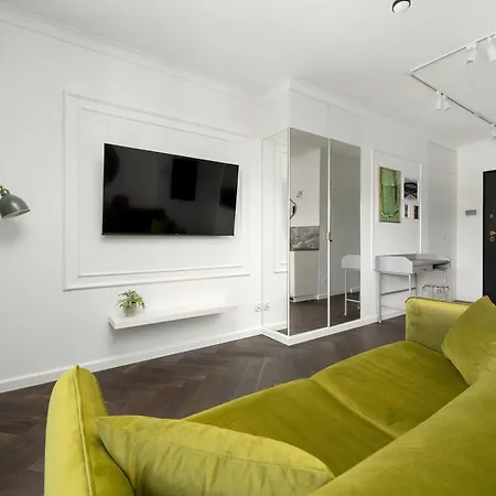 Apartmán Stylish Air-conditioned With Balcony In By Renters Vratislav