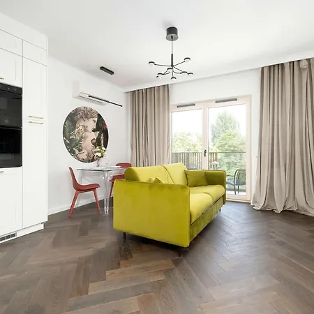 Apartmán Stylish Air-conditioned With Balcony In By Renters *